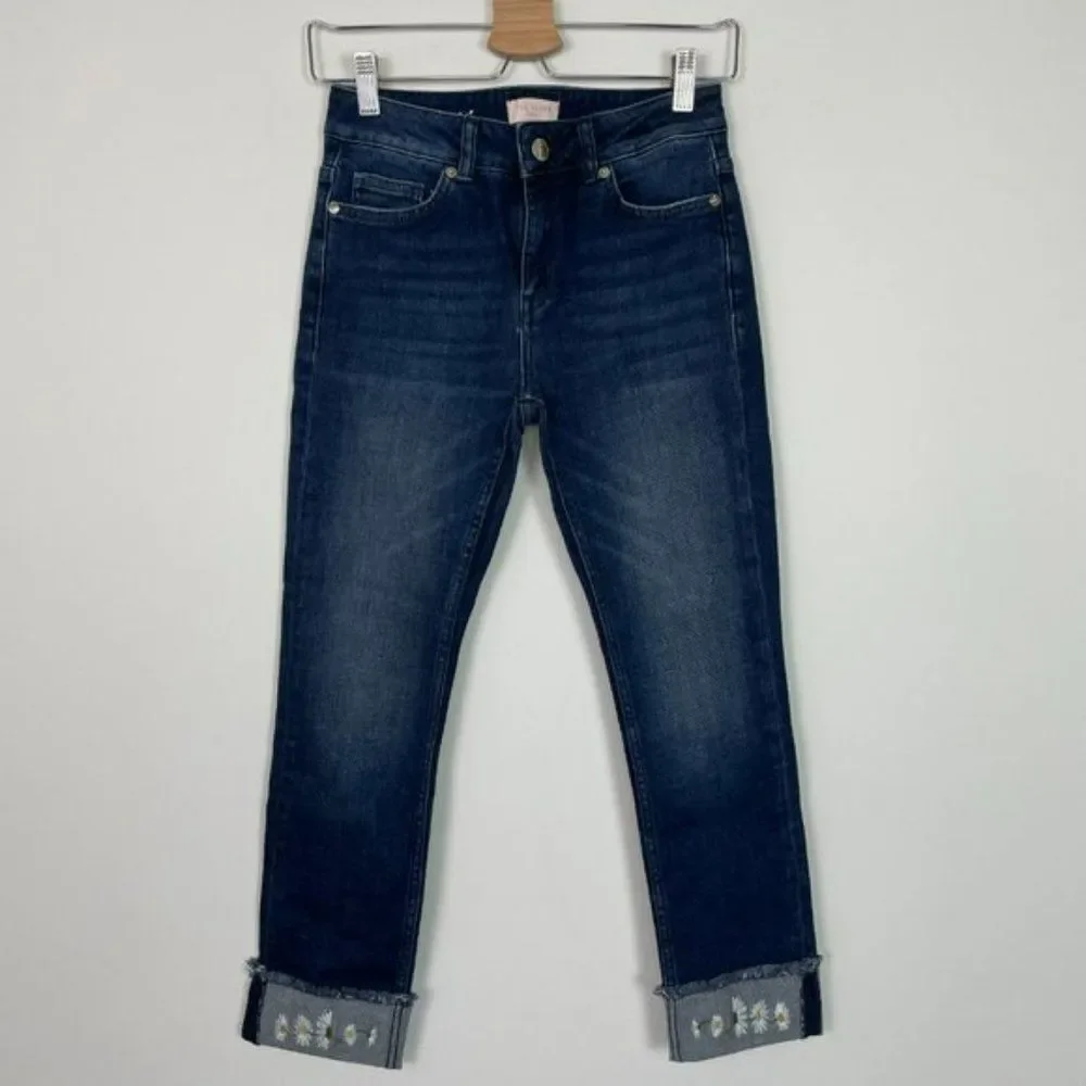 Ted Baker Pralina Daisy Floral Embroidered Raw Hem Ankle Jean Dark Wash 25